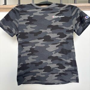 CHAMPION Kids Camo Tee - Black and Gray, Size M (7/8)